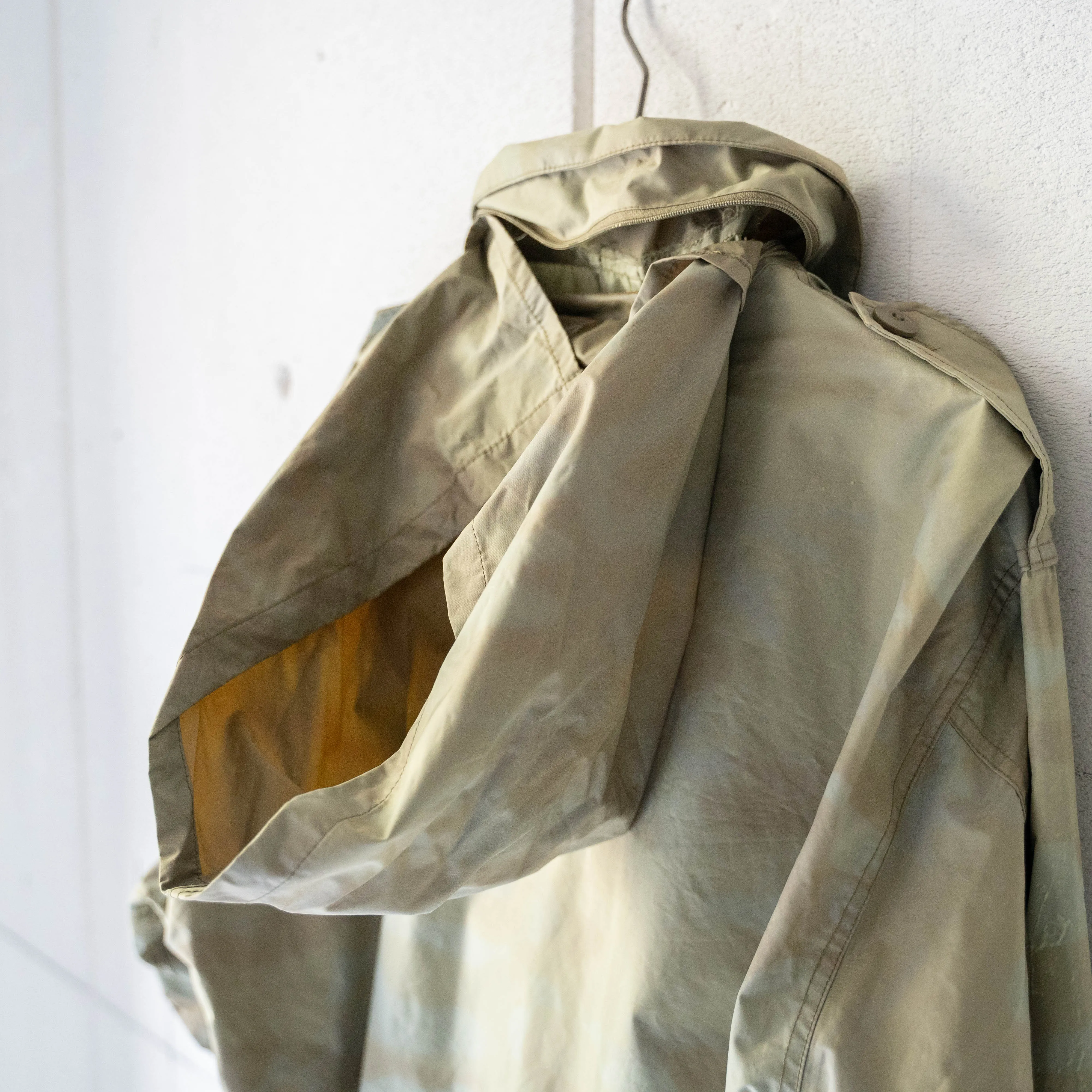 around 1980s Europe khaki color camouflage nylon jacket