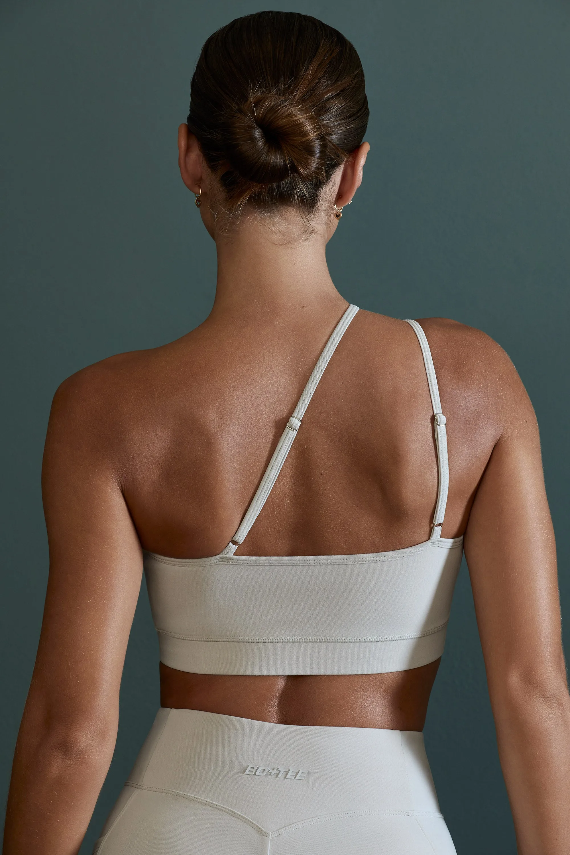 Asymmetric Neckline Sports Bra in Grey