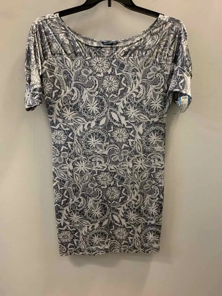 BANANA REPUBLIC Dresses and Skirts Size XS GRY/WHT Floral Dress