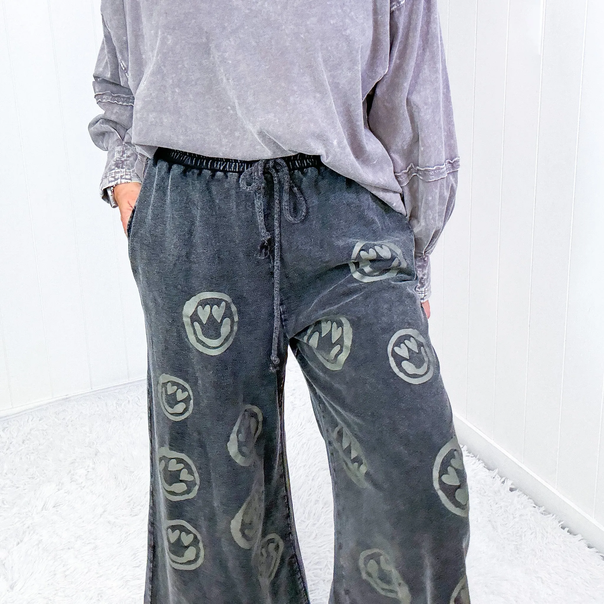 Be Happy Cropped Wide Leg Raw Hem Palazzo Pants in Washed Black