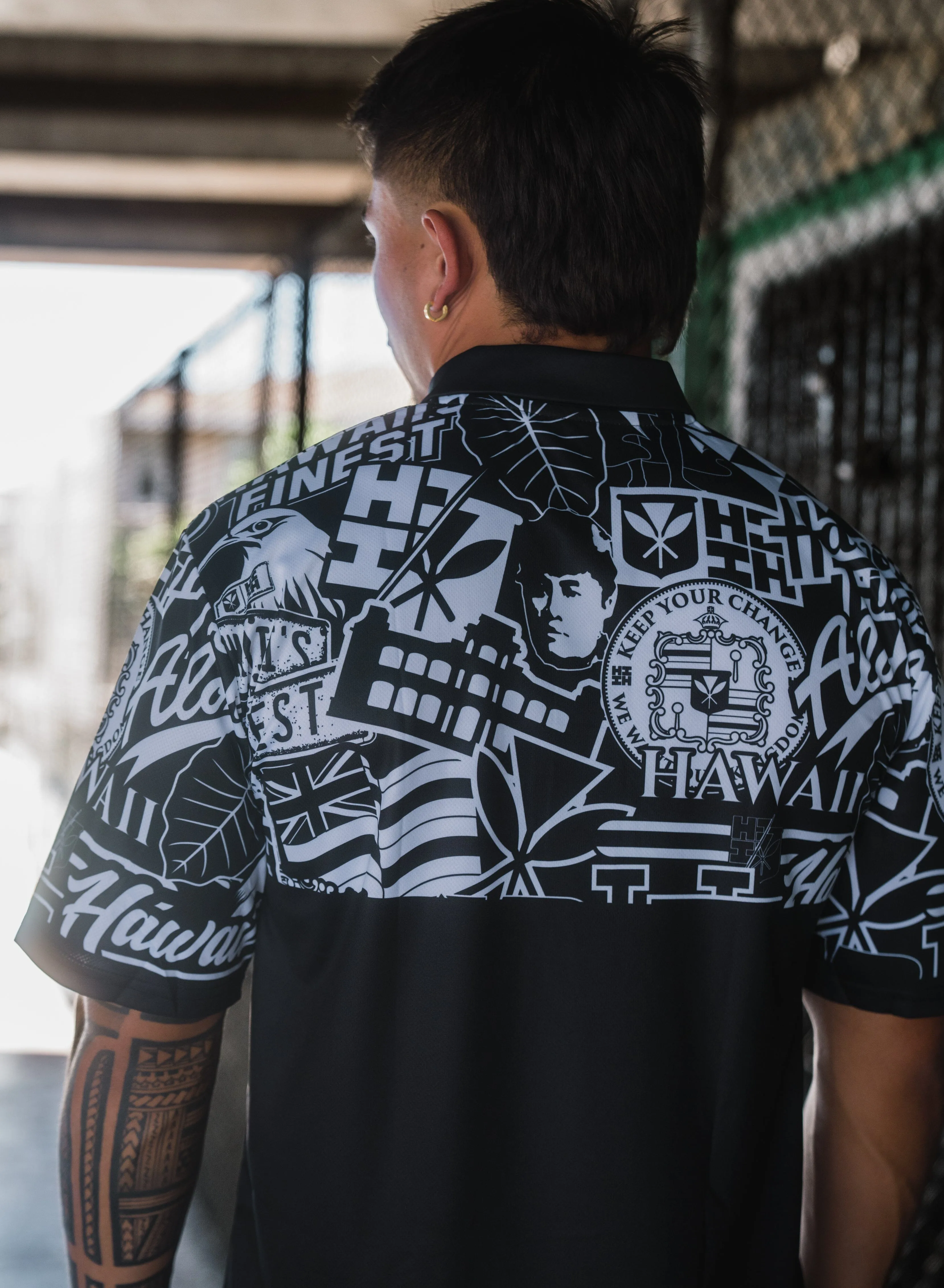 BLACK & WHITE STICKERBOMB GOLF SHIRT