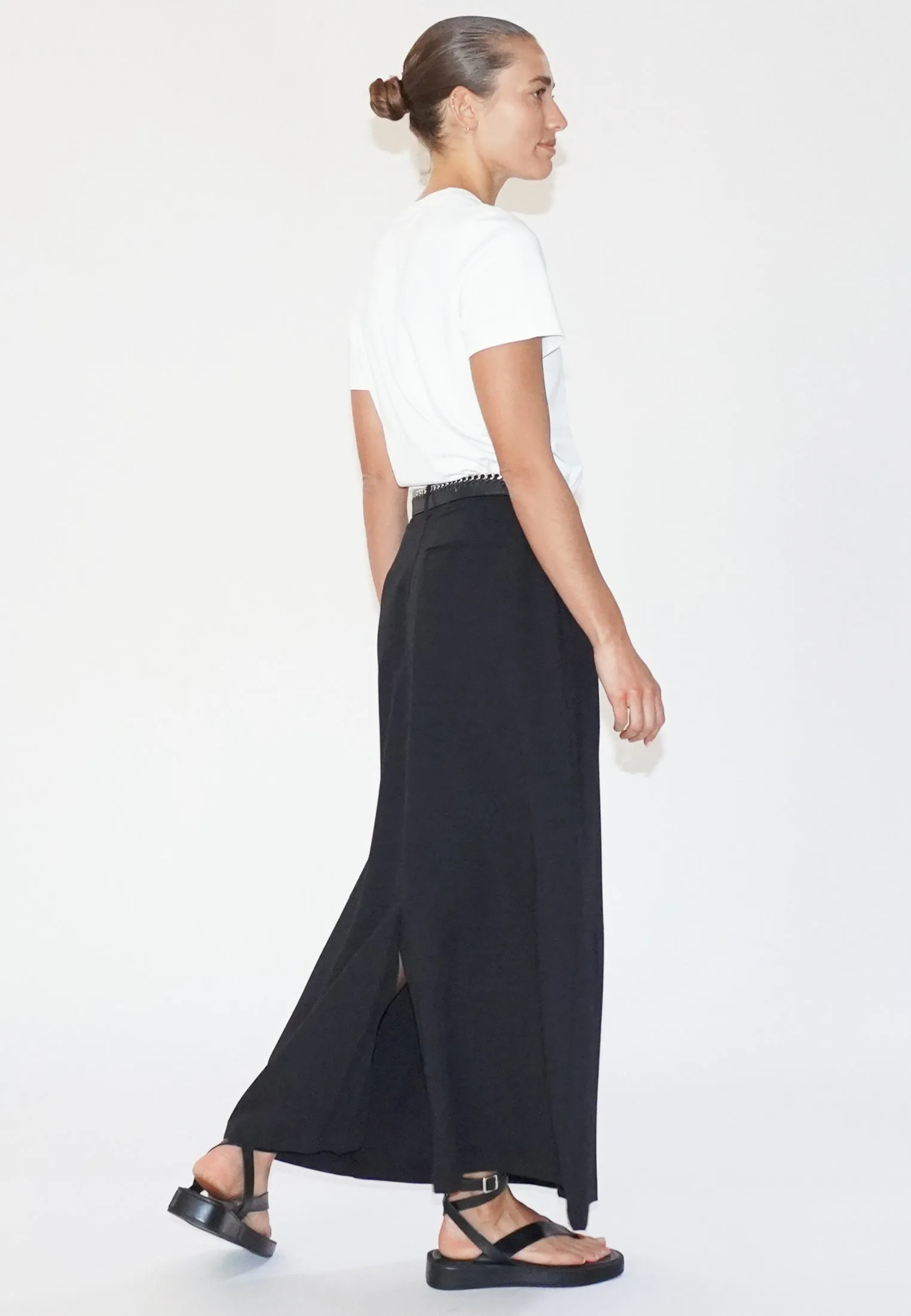 CORE SKIRT BLACK