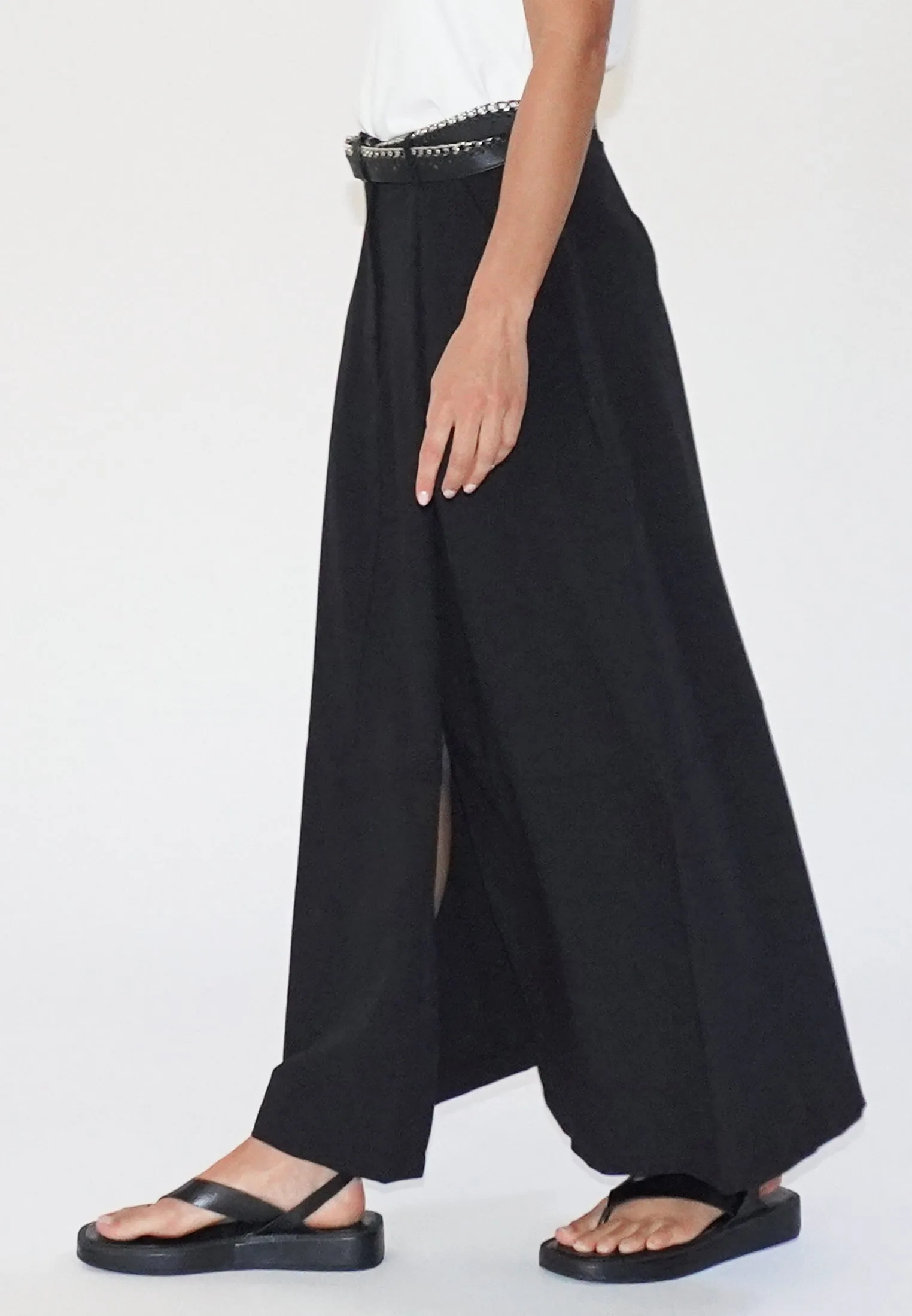 CORE SKIRT BLACK