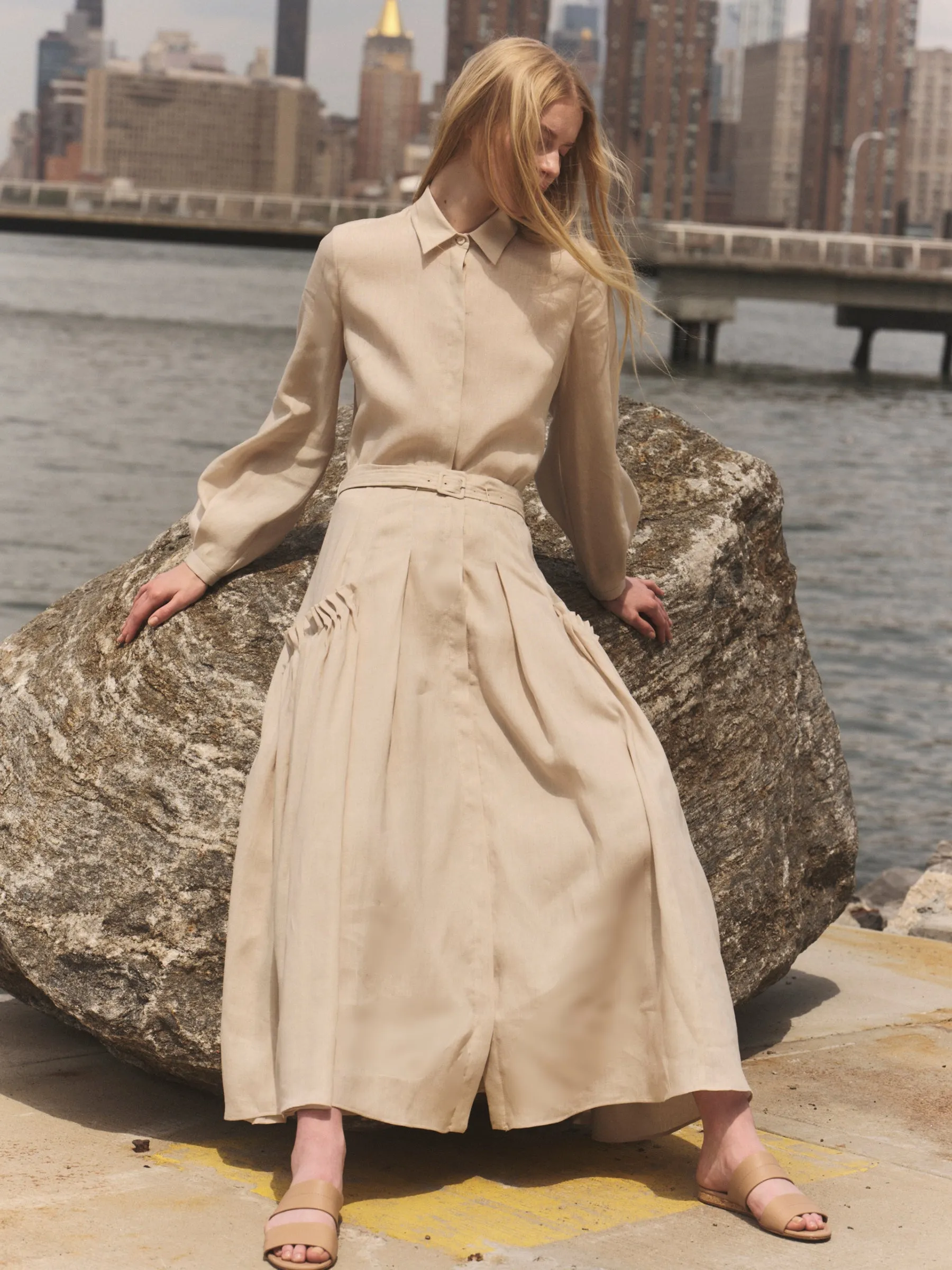 Cyrielle Pleated Skirt in Oatmeal Aloe Linen