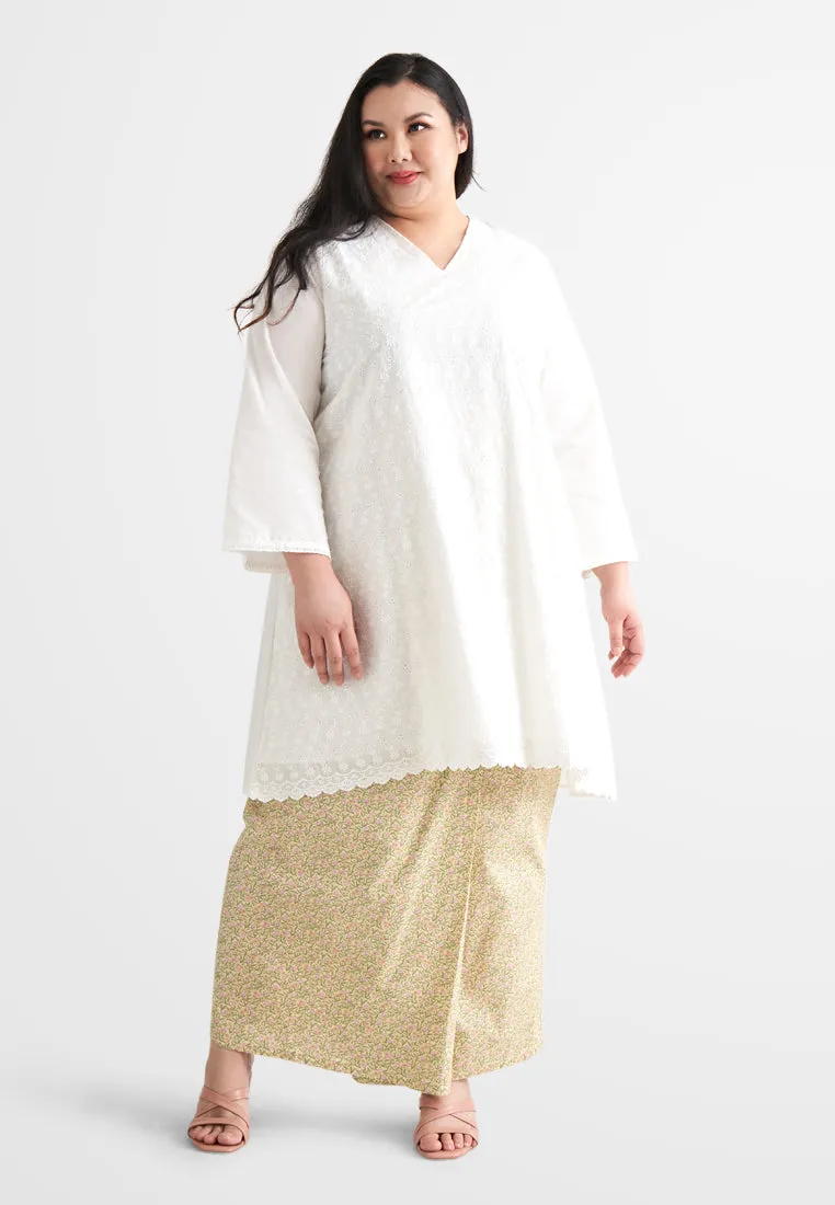 Eiliyah Raya Eyelet Collection Long Kurung Top - White