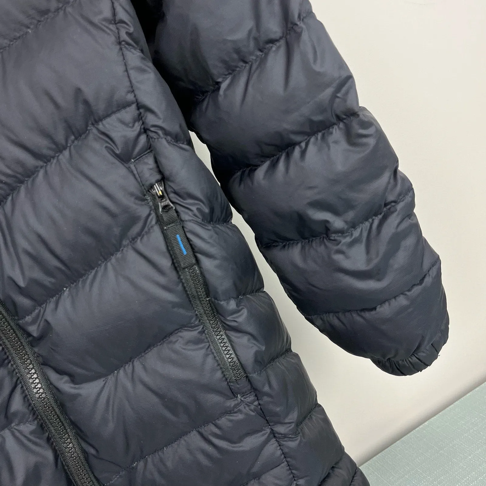 L.L. Bean Girls Ultralight 650 Down Coat Small 8