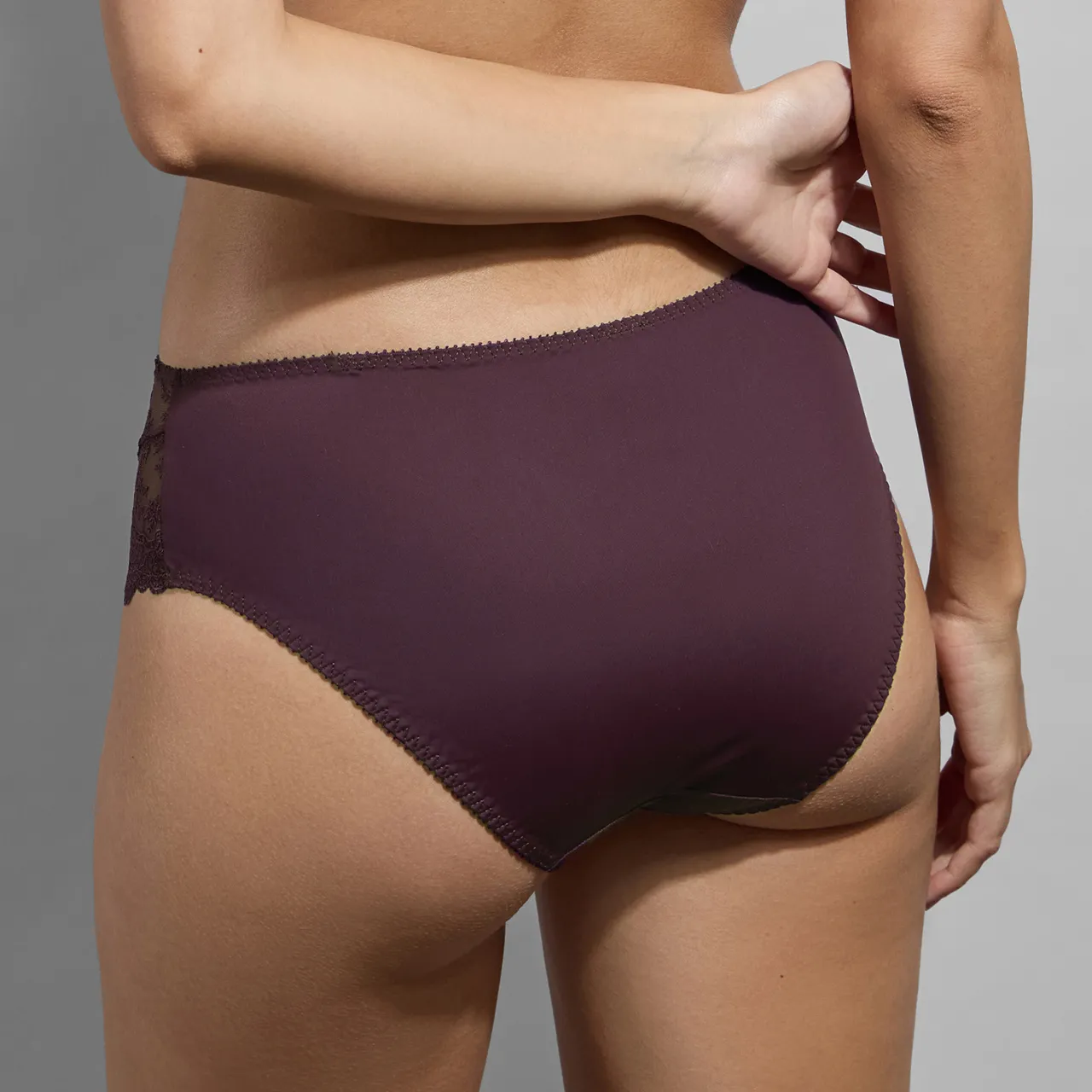 Louise Deep Brief in Cassis