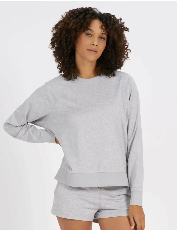 Vuori Women's Pale Grey Long Sleeve Halo Crew